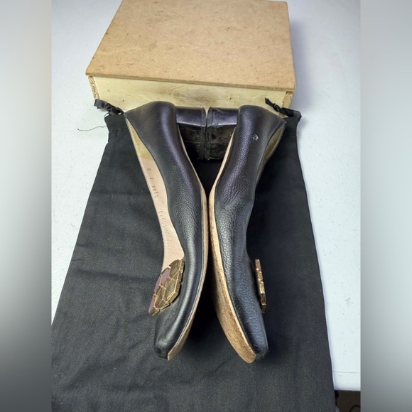 Salvatore Ferragamo Pumps, Size 7 - Picture 8 of 15